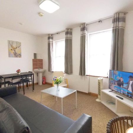 Carnation Flat A In Wembley Apartment London Exterior photo